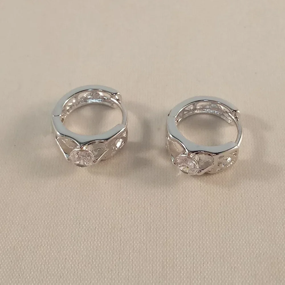 925 Silver Carved Diamond Zircon Hoop Huggie Earrings 14x5mm .25ctw Party Gift - Picture 4 of 5